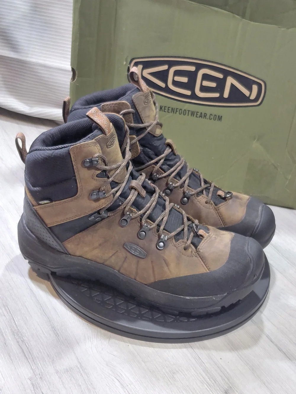 NEW KEEN Men's Revel IV Mid Polar Boots Brown Waterproof Insulated SIZE 10.5